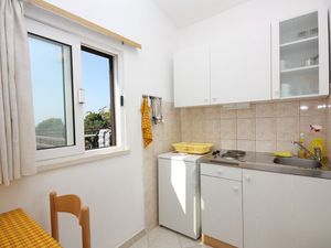 23928322-Ferienwohnung-3-Maslinica-300x225-3