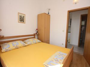 23928322-Ferienwohnung-3-Maslinica-300x225-4