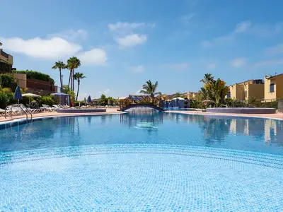 PoolOfHouse