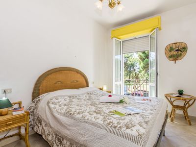 Hauptschlafzimmer im ersten Stockwerk des Apartments