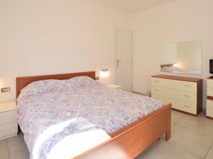 23754125-Ferienwohnung-5-Massa-300x225-2