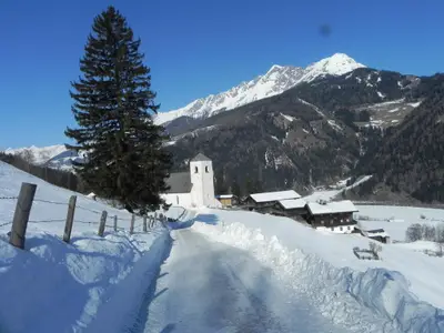 Blick zur St. Nikllauskirche
