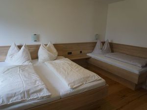 23430302-Ferienwohnung-4-Maurach am Achensee-300x225-1