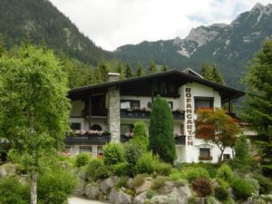 23518041-Ferienwohnung-4-Maurach am Achensee-300x225-1