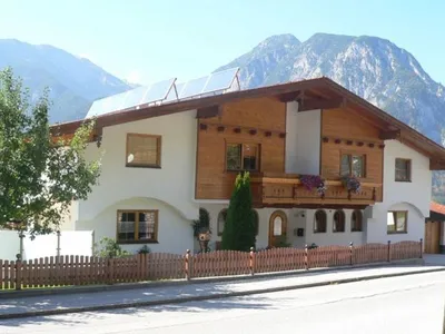 Ferienwohnung für 4 Personen (66 m²) in Maurach am Achensee 1/10
