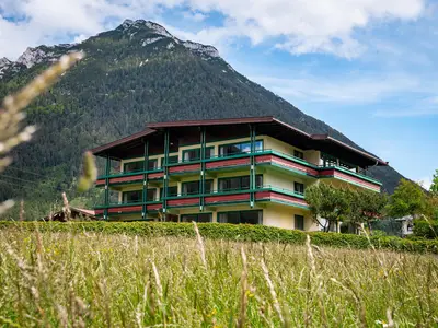 03 Umgeben von Wiesen