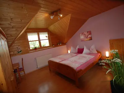 Schlafzimmer 1