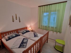 19121363-Ferienwohnung-6-Mavarstica-300x225-4