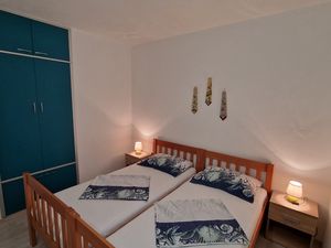 19121363-Ferienwohnung-6-Mavarstica-300x225-5