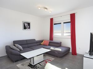 23019255-Ferienwohnung-6-Mavarstica-300x225-2