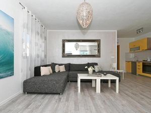 23539132-Ferienwohnung-6-Mavarstica-300x225-2