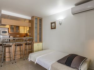 23644692-Ferienwohnung-4-Mavarstica-300x225-4