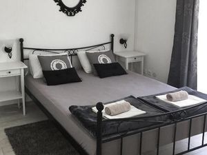 23956256-Ferienwohnung-3-Mavarstica-300x225-5