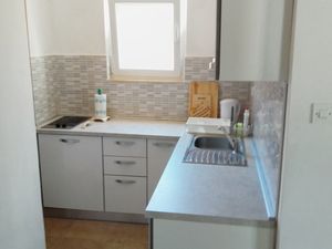 23926559-Ferienwohnung-5-Mavarstica-300x225-4