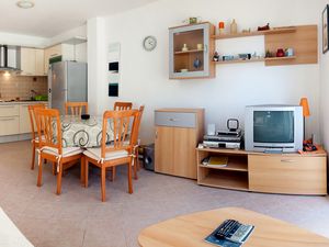 23930754-Ferienwohnung-4-Mavarstica-300x225-2