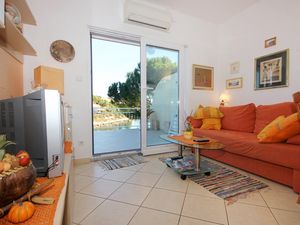 23930755-Ferienwohnung-4-Mavarstica-300x225-1