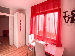 23933780-Ferienwohnung-3-Mavarstica-300x225-1