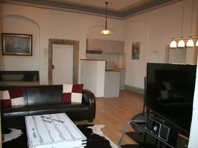 Sitzecke mit LCD-Fernseher