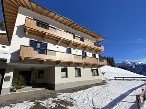 23850333-Ferienwohnung-3-Mayrhofen-300x225-1