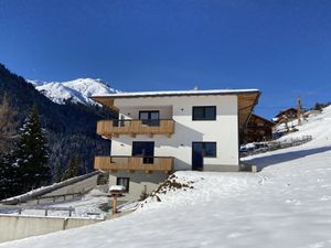 23850333-Ferienwohnung-3-Mayrhofen-300x225-2