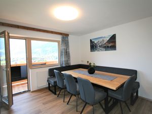 23859926-Ferienwohnung-8-Mayrhofen-300x225-2