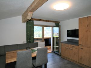 23859923-Ferienwohnung-5-Mayrhofen-300x225-2