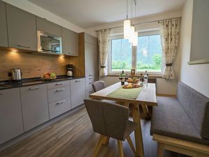 23150319-Ferienwohnung-4-Mayrhofen-300x225-4