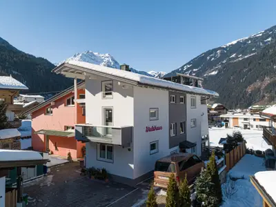 Außenseite Ferienhaus [Winter]