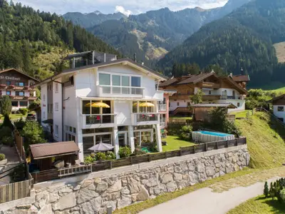 Außenseite Ferienhaus [Sommer]