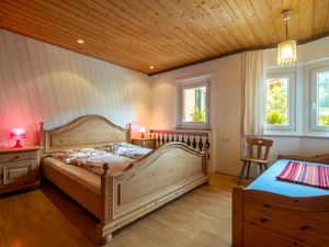 23895907-Ferienwohnung-5-Mayrhofen-300x225-4