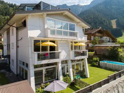 Außenseite Ferienhaus [Sommer]