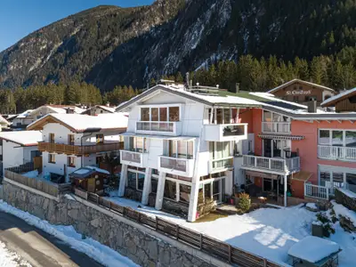 Außenseite Ferienhaus [Winter]