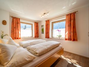 23895910-Ferienwohnung-6-Mayrhofen-300x225-3