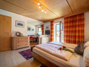 23895911-Ferienwohnung-5-Mayrhofen-300x225-3