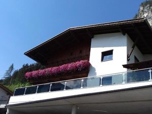 22768091-Ferienwohnung-4-Mayrhofen-300x225-2