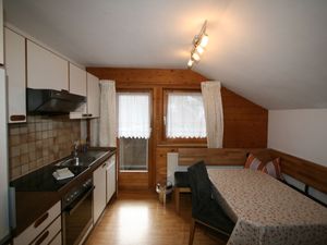 23842342-Ferienwohnung-4-Mayrhofen-300x225-2