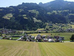 23851302-Ferienwohnung-6-Mayrhofen-300x225-2