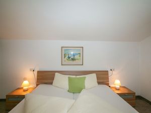 23851359-Ferienwohnung-6-Mayrhofen-300x225-4