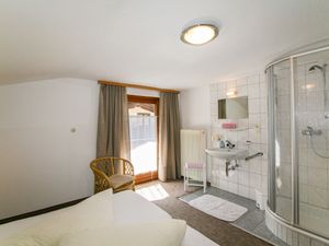 23851359-Ferienwohnung-6-Mayrhofen-300x225-5