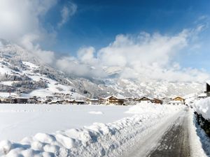 23846933-Ferienwohnung-6-Mayrhofen-300x225-4