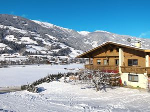 23846821-Ferienwohnung-6-Mayrhofen-300x225-1