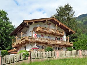 23846990-Ferienwohnung-12-Mayrhofen-300x225-1