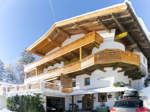 23846233-Ferienwohnung-5-Mayrhofen-300x225-5