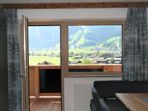 23859926-Ferienwohnung-8-Mayrhofen-300x225-4