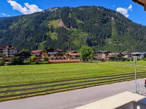 23846137-Ferienwohnung-4-Mayrhofen-300x225-2