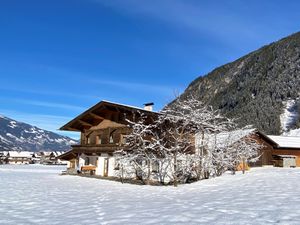 23846677-Ferienwohnung-4-Mayrhofen-300x225-1