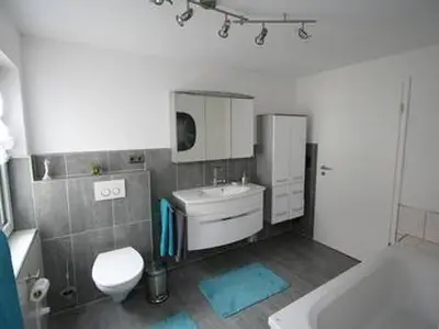 Bad/Dusche. Badezimmer