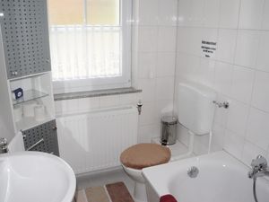 23367814-Ferienwohnung-6-Meckenbeuren-300x225-3