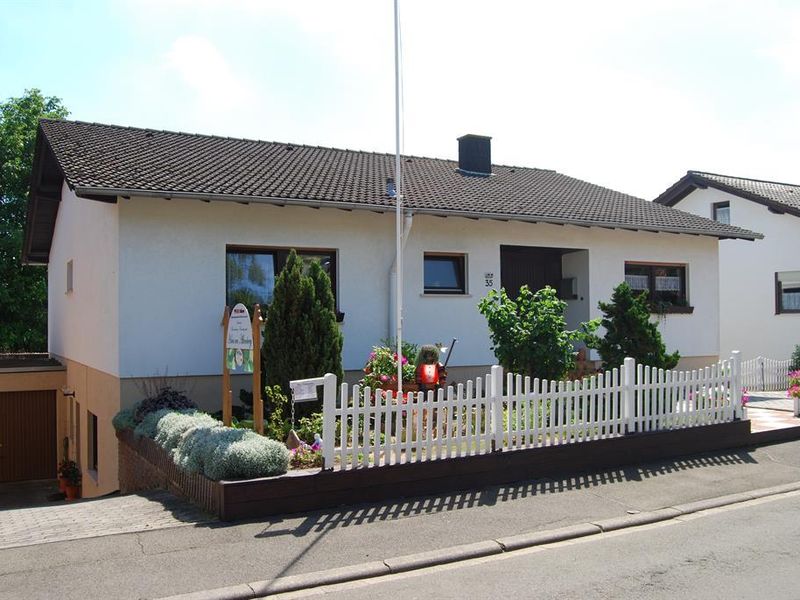 HAUS VORNE