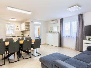 23948760-Ferienwohnung-7-Medulin-300x225-2